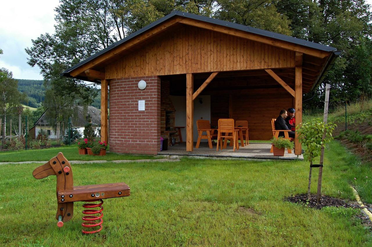 Penzion Jecminek Cervena Voda Exterior photo